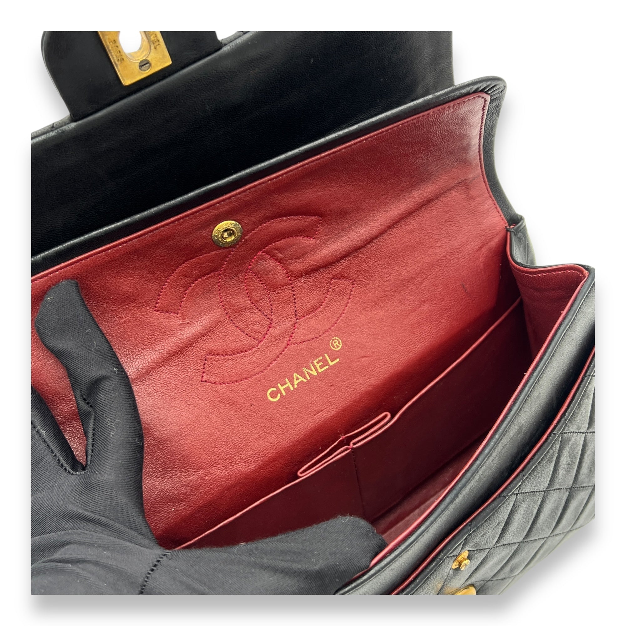 Classic Shoulder Bag Medium Black in Lambskin, Gold hardware - Image 15