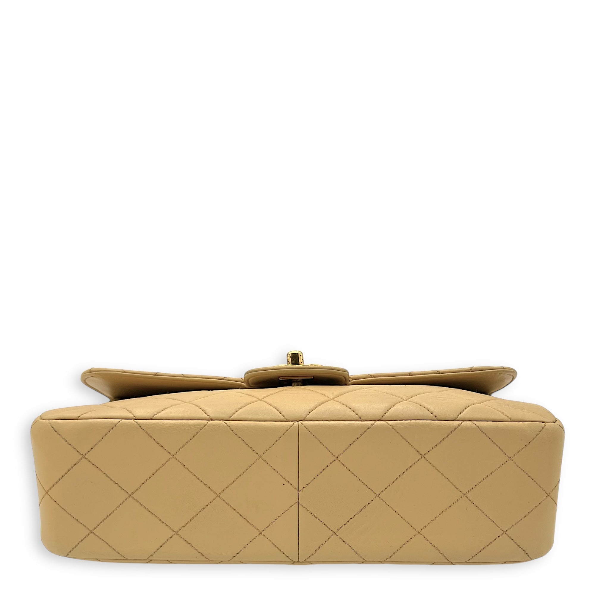 Vintage Double Face Flap Beige Shoulder Bag in Lambskin, Gold hardware - Image 6