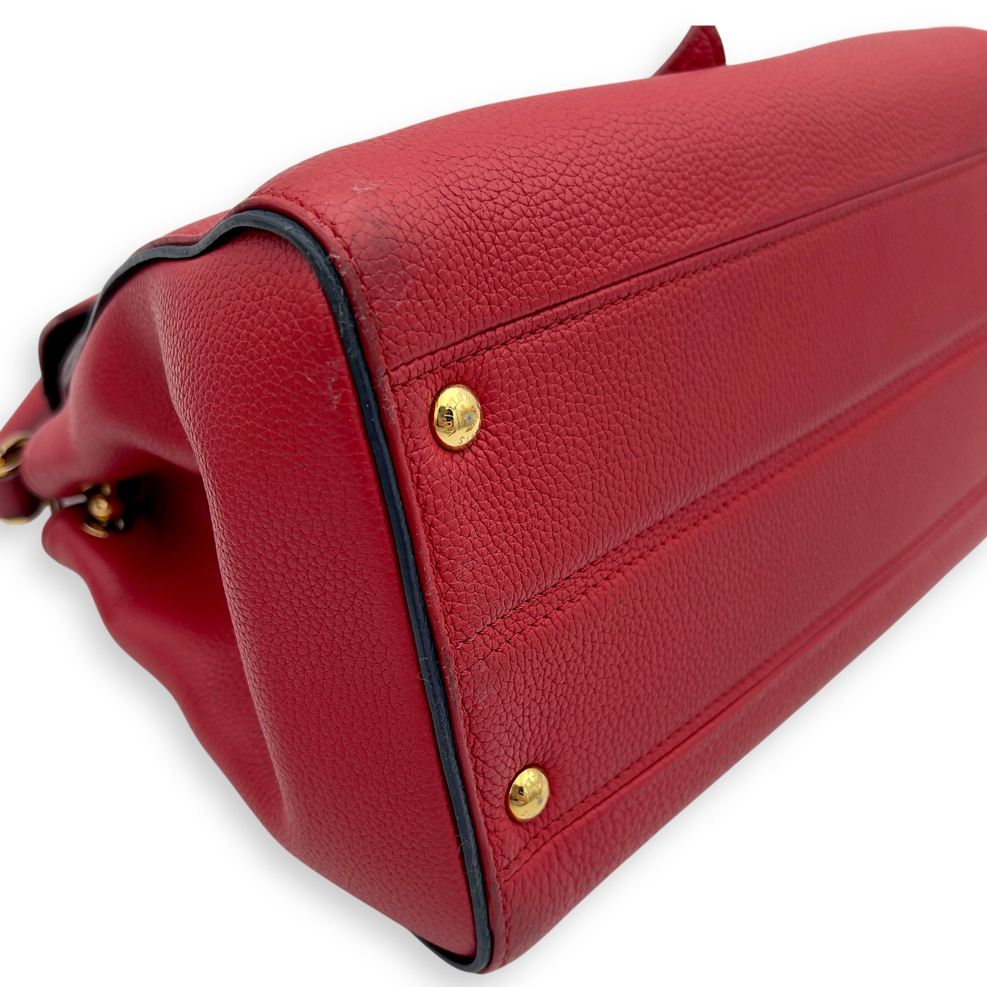 Double V Top Handle Bag Red in Calfskin, Gold hardware - Image 13