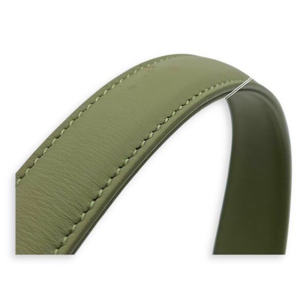 Le 5 A 7 Shoulder Bag Green in Calfskin, Gold hardware - Image 9