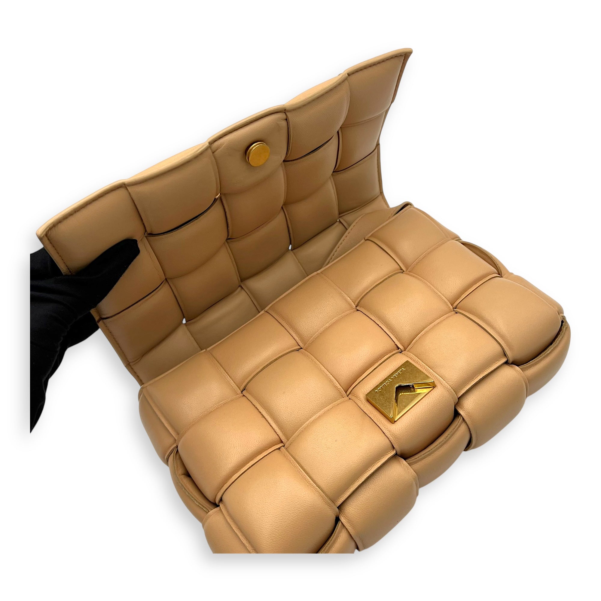 Cassette Shoulder Bag Beige in Lambskin, Gold hardware - Image 10