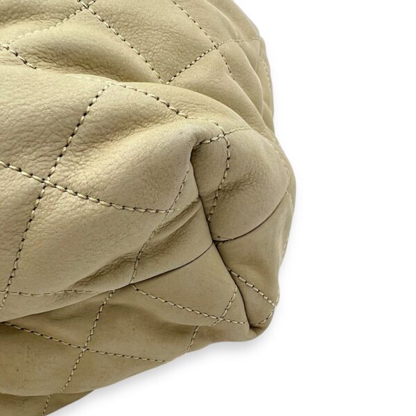 ICare Tote Bag Beige in Nubuck suede, Gold hardware - Image 11