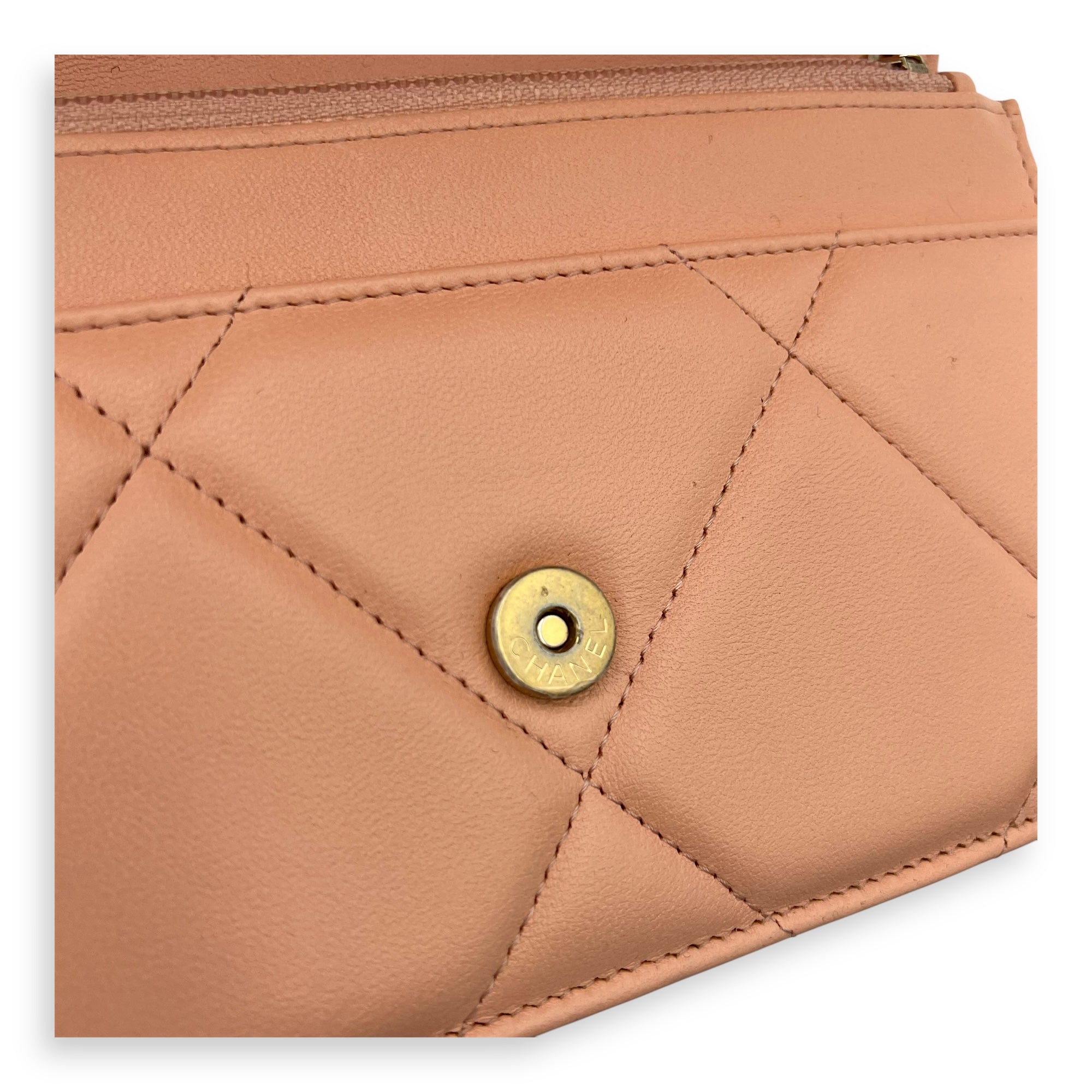 C19 Wallet On Chain Peach in Lambskin, Mixed hardware - Image 10