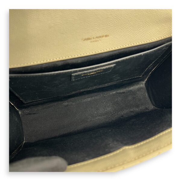 Envelope Shoulder Bag White in Caviar Leather, Gold hardware - Image 7