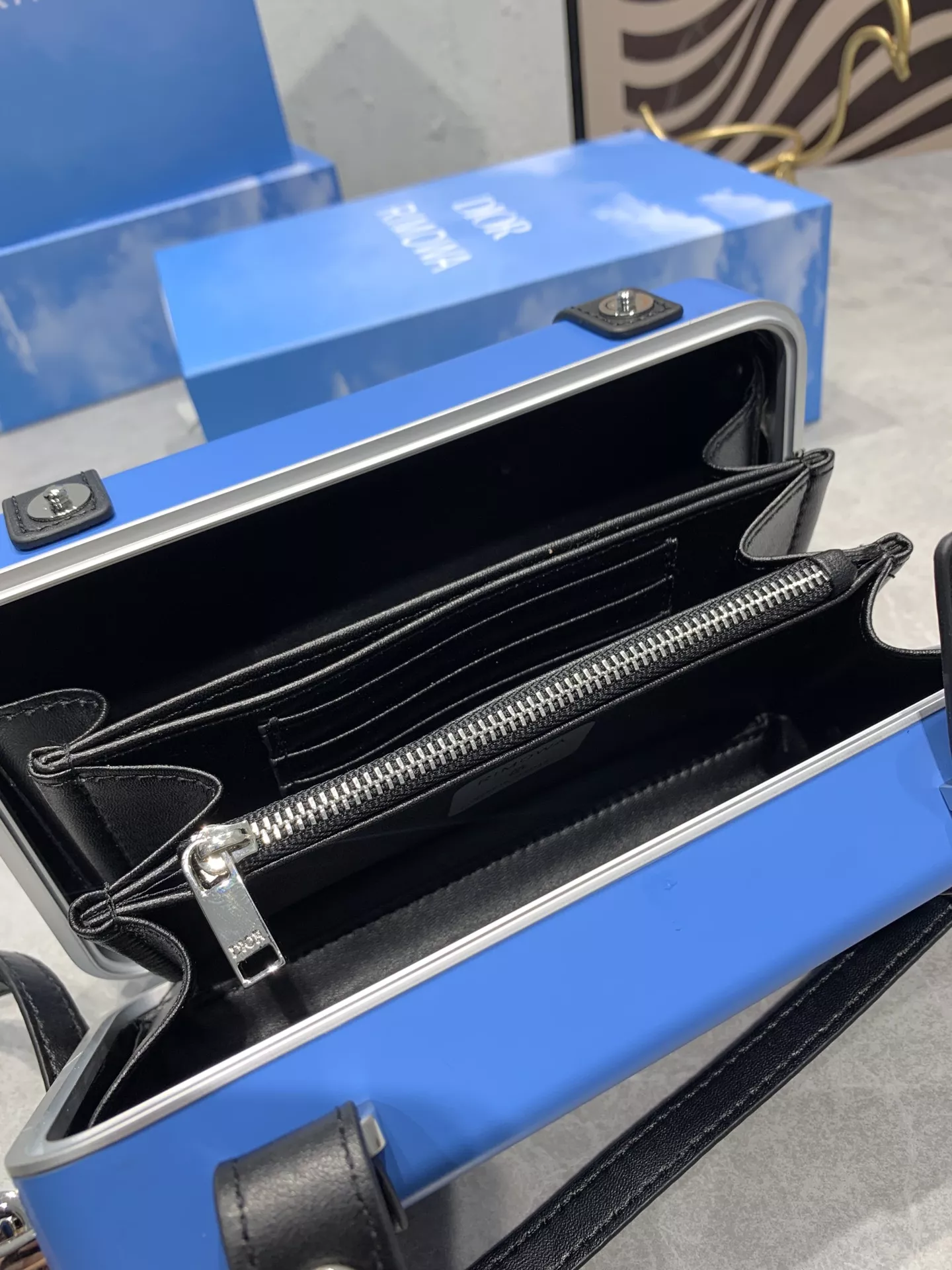 Christian Dior AAA Quality Messenger Bags For Unisex WellDesigned 2752 - Image 8