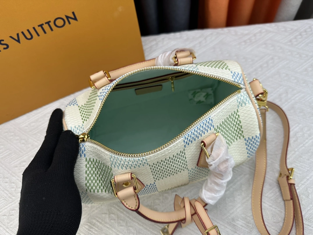 Compact 6206 Louis Vuitton AAA Quality Handbags For Women - Image 7